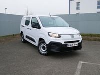 Neu Fiat Doblò 102 PS (75 kW) 2025 Weiß Van / Kleinbus