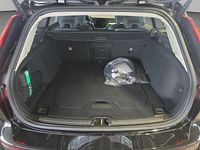 Gebraucht Volvo V60 Plus 349 PS (256 kW) 2024 Onyx black metallic Kombi