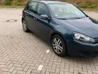 Gebraucht VW Golf VI Comfortline 105 PS (77 kW) 2011 Blau Kleinwagen