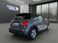 Gebraucht Mini ONE Classic 102 PS (75 kW) 2022 Grau / moonwalk grey (metallic) Kleinwagen