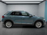 Gebraucht VW T-Roc 150 PS (110 kW) 2024 Blau SUV