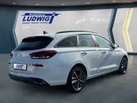 Gebraucht Hyundai i30 Advantage 101 PS (74 kW) 2025 Weiß Limousine