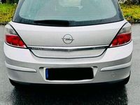 Gebraucht Opel Astra 105 PS (77 kW) 2007 Grau Kleinwagen