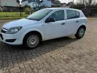 Gebraucht Opel Astra 90 PS (66 kW) 2009 Weiß Limousine