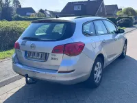 Używany Opel Astra Selection 110 KM (80 kW) 2011 Srebrny Kombi
