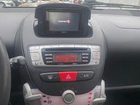 Gebraucht Toyota Aygo 68 PS (50 kW) 2014 Schwarz Kleinwagen