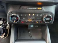 Gebraucht Ford Focus ST-Line 125 PS (91 kW) 2021 Schwarz Limousine