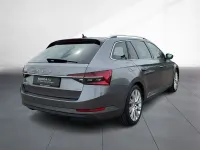 Gebraucht Skoda Superb Premium Edition 200 PS (147 kW) 2023 Graphitegrau metallic Kombi