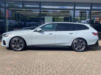 Gebraucht BMW 520 M Sport 197 PS (144 kW) 2024 Grau Kombi