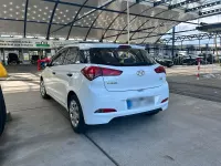 Gebraucht Hyundai i20 55 PS (40 kW) 2017 Weiß Limousine