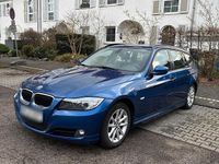 Gebraucht BMW 320 184 PS (135 kW) 2010 Blau Kombi