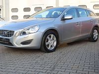 Gebraucht Volvo V60 Ocean Race 114 PS (83 kW) 2012 Electric silver / metallic Kombi