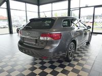 gebraucht Toyota Avensis Combi 2.0 D Edition CAMERA*NAVI*KLIMAUT*STHZG*16LM