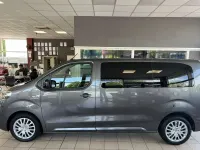 Gebraucht Peugeot Traveller 120 PS (88 kW) 2022 Grau Van / Kleinbus