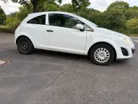 Gebraucht Opel Corsa Edition 69 PS (50 kW) 2012 Weiß Kleinwagen