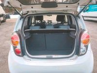 Gebraucht Chevrolet Spark 68 PS (50 kW) 2011 Weiß Kleinwagen