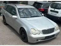 Gebraucht Mercedes C220 Avantgarde 143 PS (105 kW) 2001 Brilliantsilber (metallic) Kombi