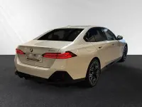 Gebraucht BMW 520 M Sport 197 PS (144 kW) 2025 Mineralweiss Limousine