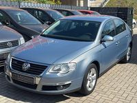 Gebraucht VW Passat Comfortline 143 PS (105 kW) 2009 Grau Limousine