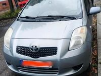 Gebraucht Toyota Yaris Cool 69 PS (50 kW) 2006 Silber Kleinwagen