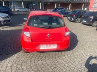 Gebraucht Renault Clio II 75 PS (55 kW) 2009 Rot Kleinwagen