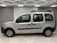 Gebraucht Renault Kangoo Expression 106 PS (77 kW) 2010 Silber Van / Kleinbus