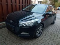 Gebraucht Hyundai i20 YES! Silver 84 PS (61 kW) 2015 Schwarz Kleinwagen