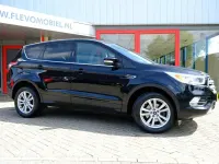 Gebraucht Ford Kuga Titanium 120 PS (88 kW) 2018 Schwarz SUV