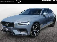 Gebraucht Volvo V60 Core 163 PS (119 kW) 2024 Grau / thunder grey (metallic) Kombi