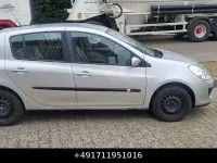 Używany Renault Clio III Privilege 111 KM (81 kW) 2005 Srebrny Sedan/Limuzyna
