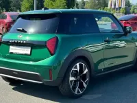 Gebraucht Mini Cooper Coupé Favoured 156 PS (114 kW) 2024 British racing green Coupé