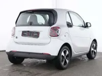 Gebraucht Smart ForTwo Coupé Passion Exclusive 60 kW (82 PS) 2024 Weiß Coupé