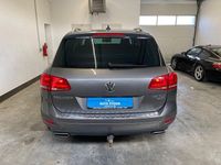 Gebraucht VW Touareg 239 PS (175 kW) 2010 Canyon grey metallic SUV