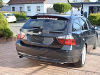 Gebraucht BMW 320 163 PS (119 kW) 2007 Schwarz Kombi