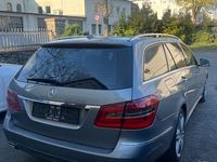 Gebraucht Mercedes E200 184 PS (135 kW) 2011 Silber Limousine