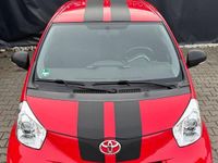 Gebraucht Toyota iQ 68 PS (50 kW) 2009 Rot Kleinwagen