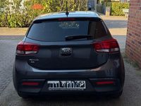 Gebraucht Kia Rio DREAM-TEAM Edition 99 PS (72 kW) 2018 Grau Limousine