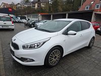 Usado Kia Ceed 128 HP (94 kW) 2015 Branco Citadino