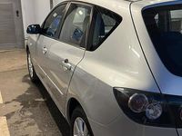 Usata Mazda 3 105 CV (77 kW) 2006 Argento Utilitaria