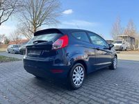 Gebraucht Ford Fiesta Trend 75 PS (55 kW) 2014 Blau Kleinwagen