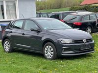 Gebraucht VW Polo Trendline 65 PS (47 kW) 2018 Grau Kleinwagen