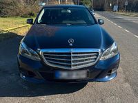 Gebraucht Mercedes E200 136 PS (100 kW) 2015 Blau Limousine