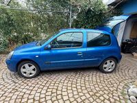 Używany Renault Clio II 107 KM (78 kW) 2002 Niebieski Hatchback
