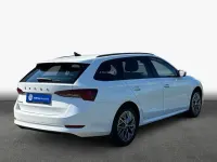 Gebraucht Skoda Octavia Ambition 116 PS (85 kW) 2023 Candyweiss Kombi