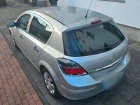 Gebraucht Opel Astra 90 PS (66 kW) 2010 Silber Limousine