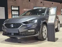 Gebraucht Seat Leon Style 150 PS (110 kW) 2024 Magnetic grau metallic Limousine