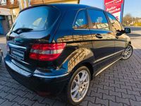Gebraucht Mercedes B180 116 PS (85 kW) 2010 Schwarz Van / Kleinbus