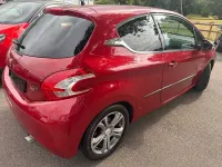 Gebraucht Peugeot 208 Allure 114 PS (83 kW) 2013 Rot Kleinwagen