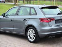 Gebraucht Audi A3 Ambiente 150 PS (110 kW) 2014 Grau Limousine