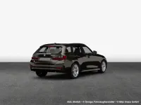 Gebraucht BMW 330 Performance 184 PS (135 kW) 2025 Saphirschwarz metallic Kombi